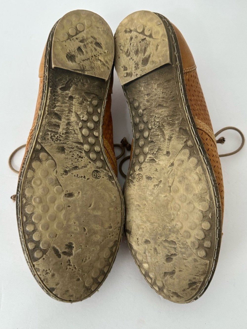 Taos Shoes Womens Size 39 Jiminy Casual Lace Up Oxford Flats Tan Leather Cap Toe - Picture 9 of 11